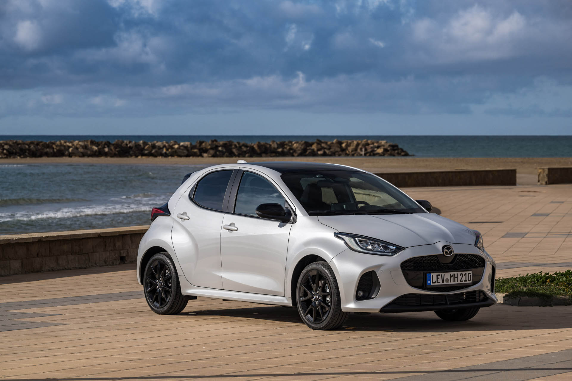 2024 mazda2 hybrid 32