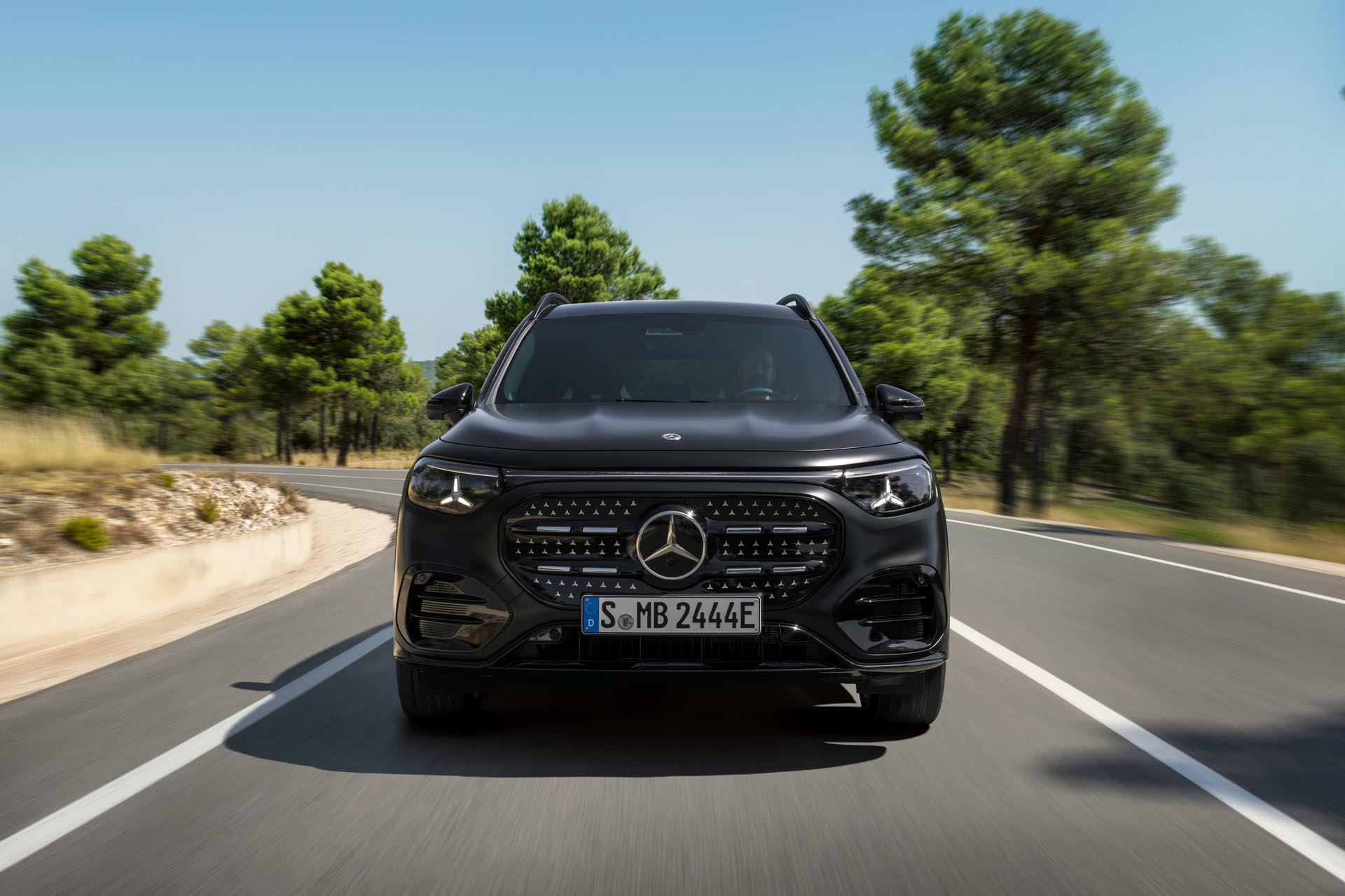 MercedesGLB18
