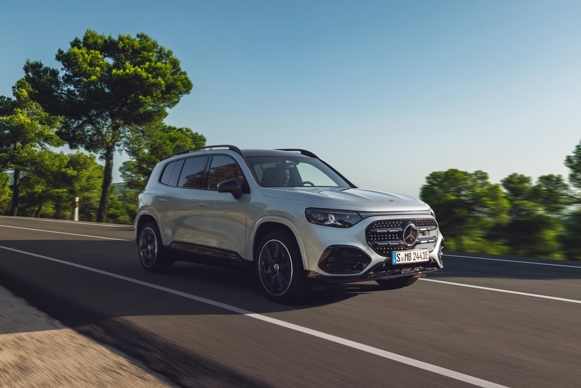 MercedesGLB44