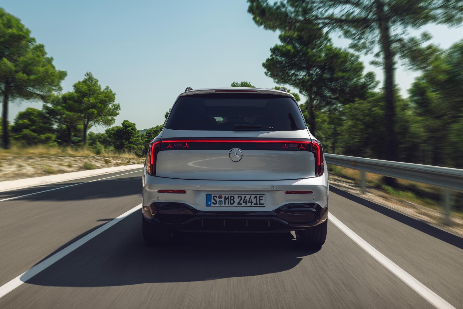 MercedesGLB48