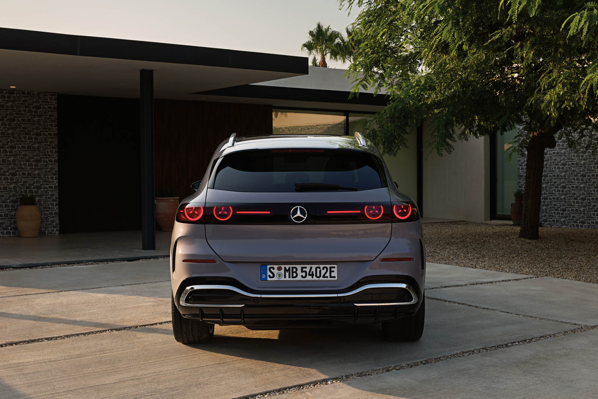 Mercedes-Benz GLCwith EQ tech 2025 11
