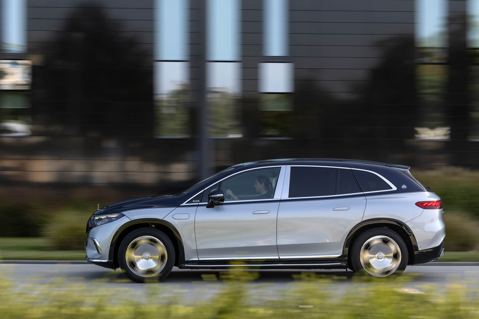 Mercedes-Maybach EQS SUV  20