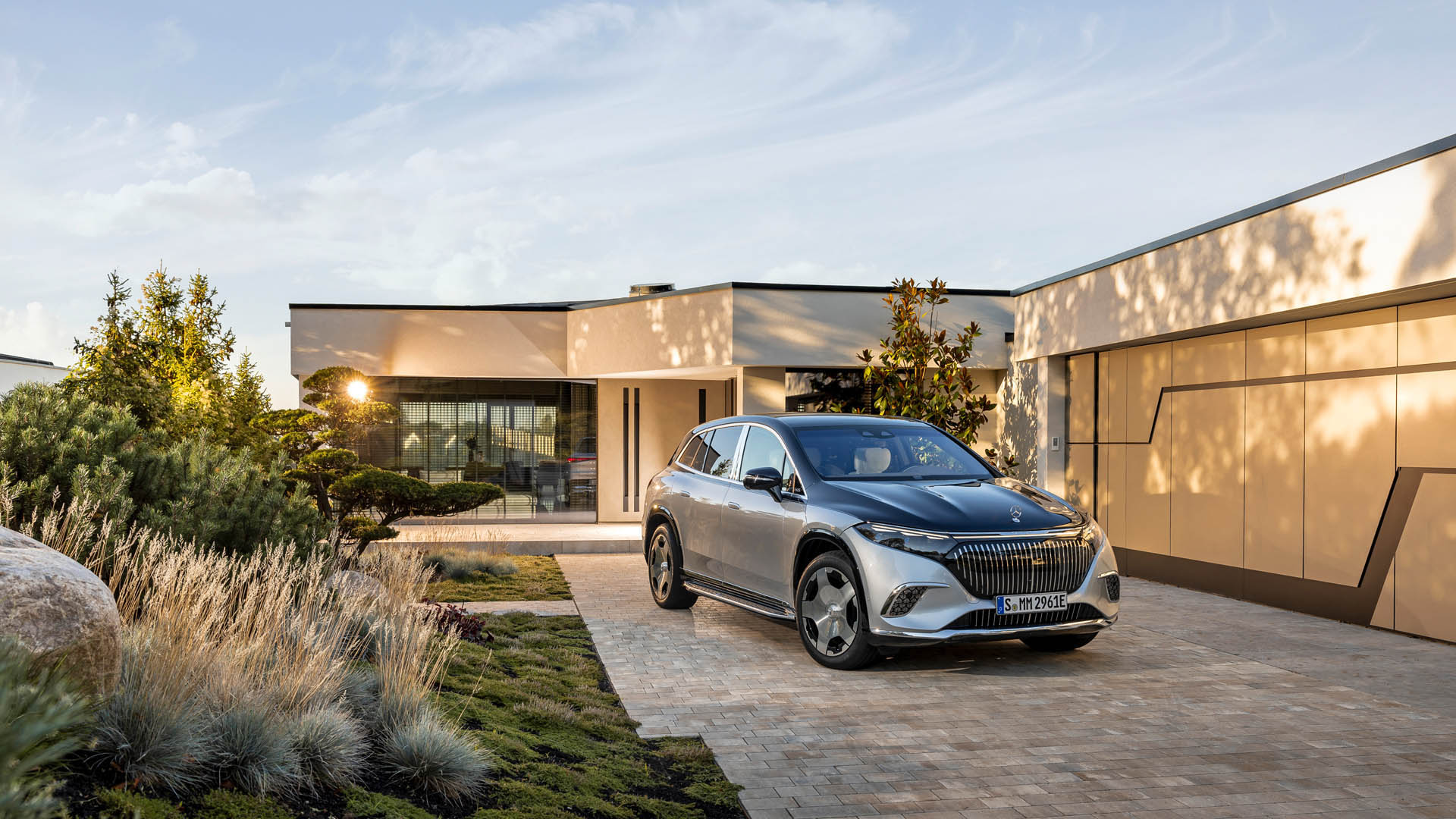 Mercedes-Maybach EQS SUV 01