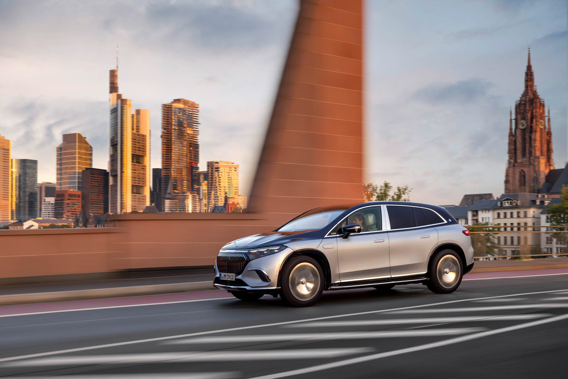 Mercedes-Maybach EQS SUV 12