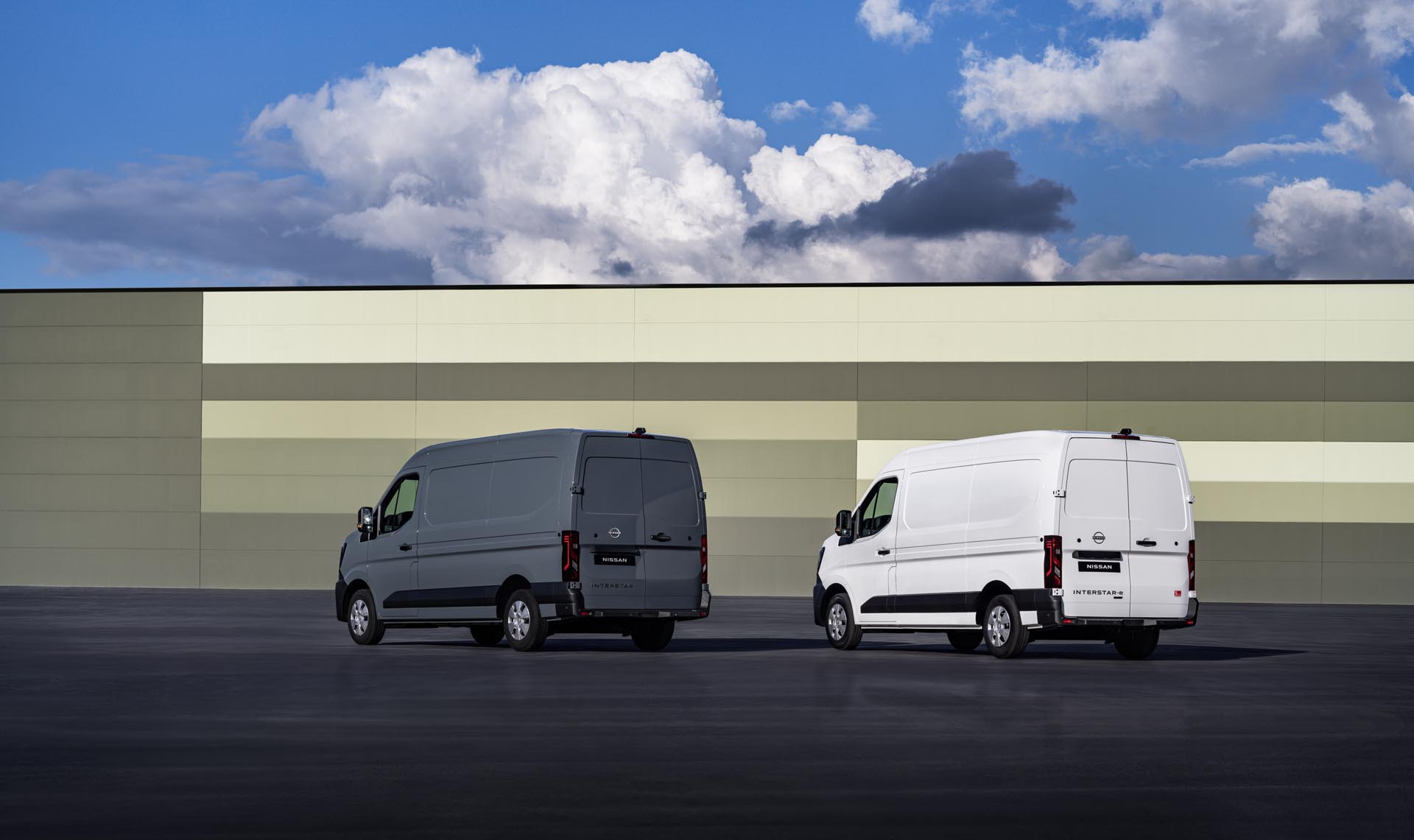 Nissan Interstar PK Final High 004.JPG