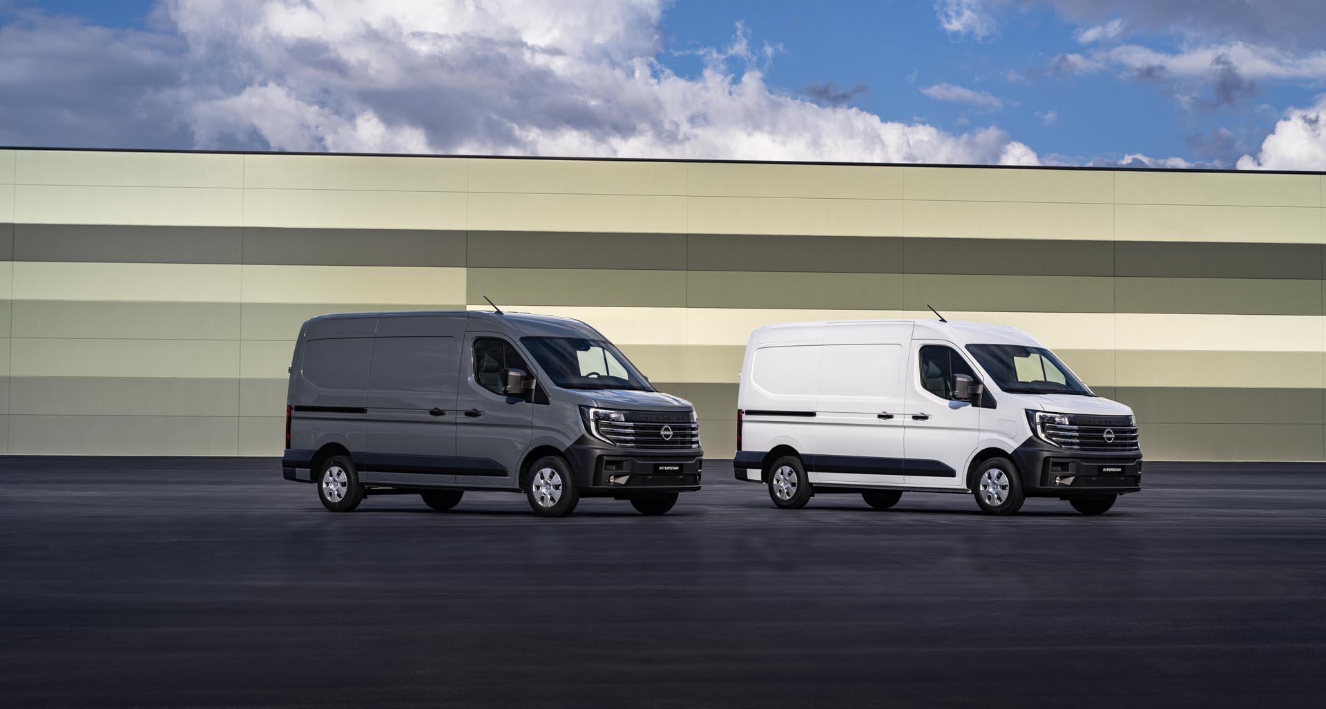 Nissan Interstar PK Final High 007.JPG