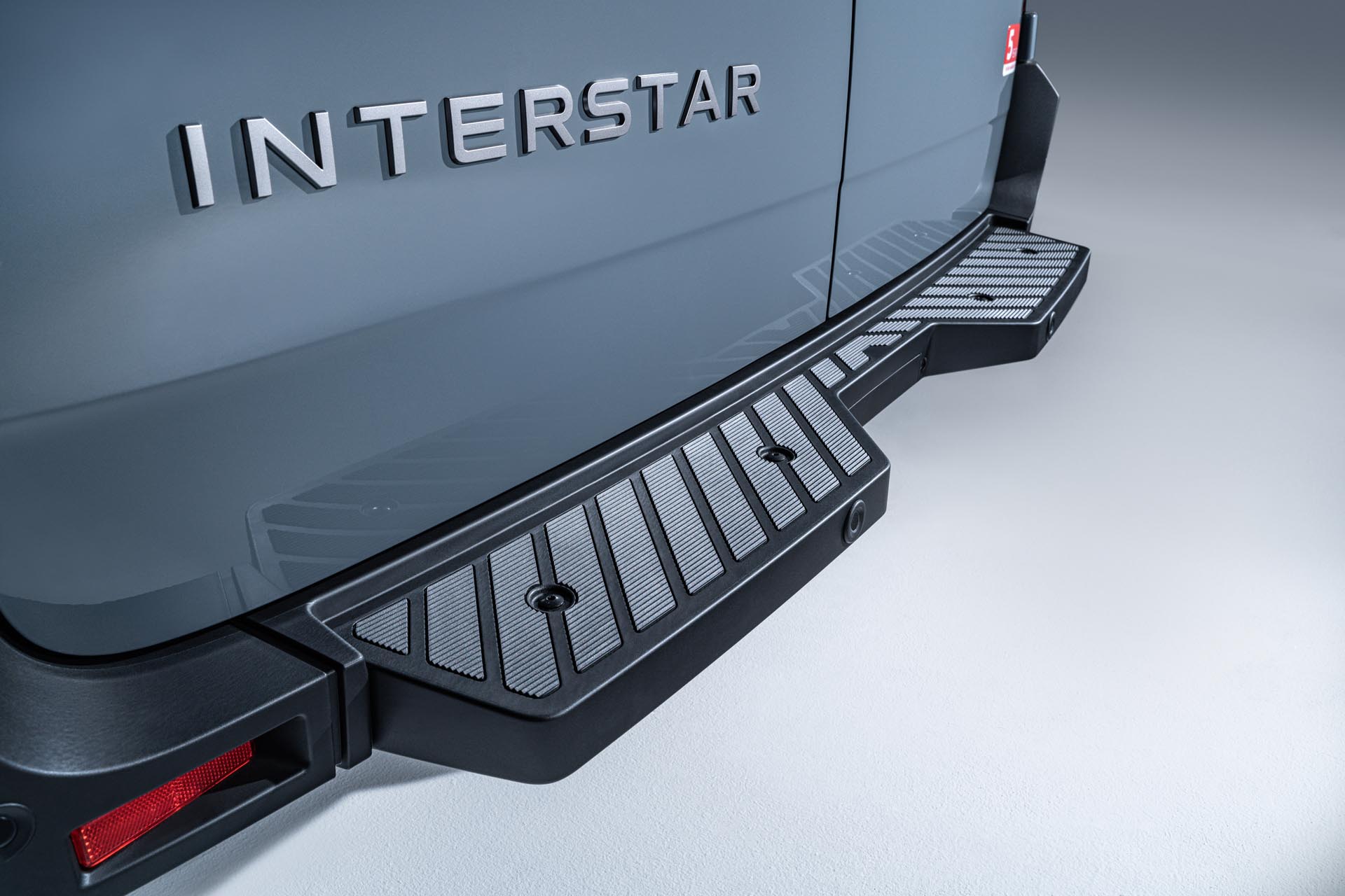 Nissan Interstar PK Final High 107.JPG