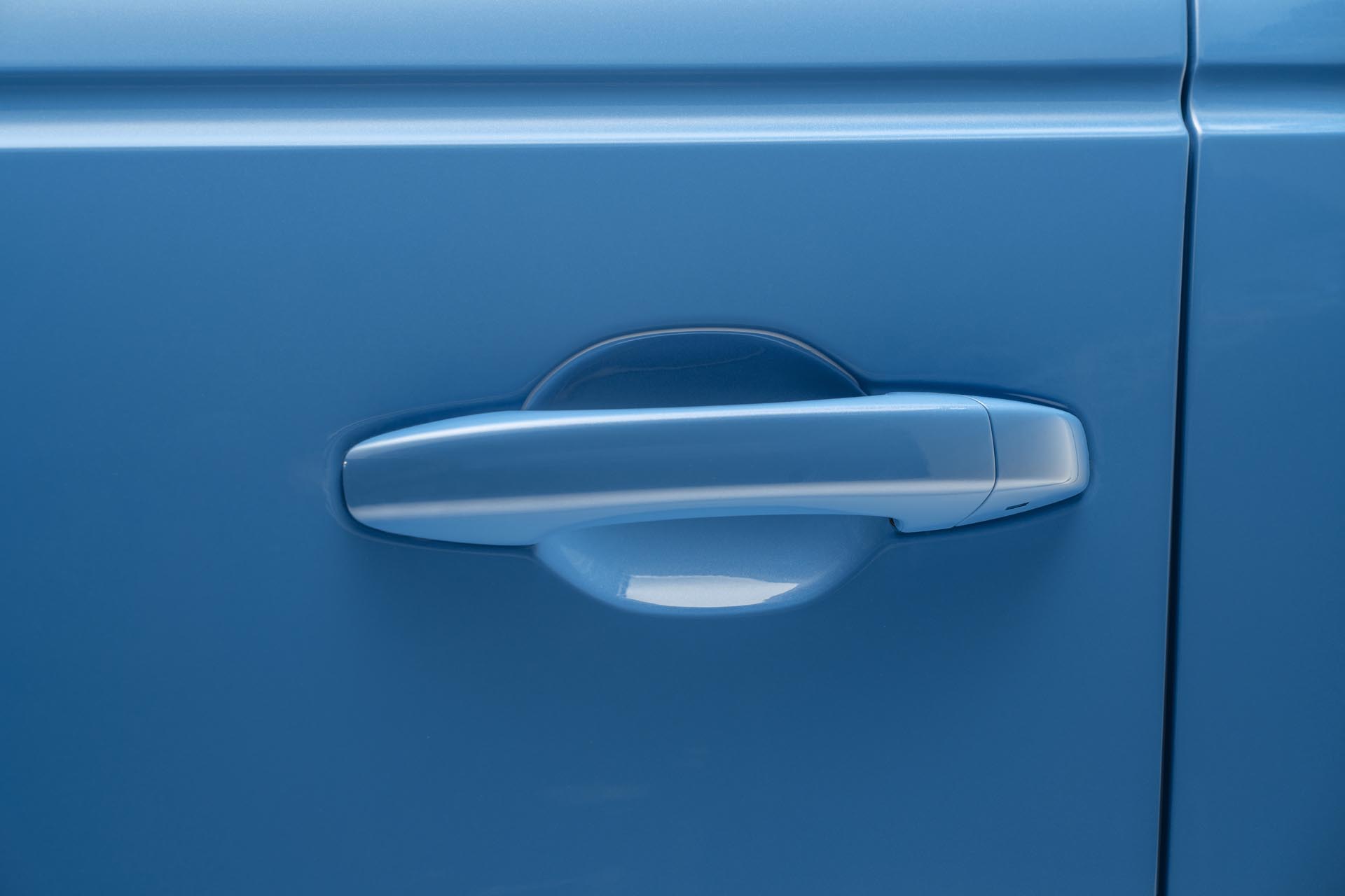 detailed shot of door handle