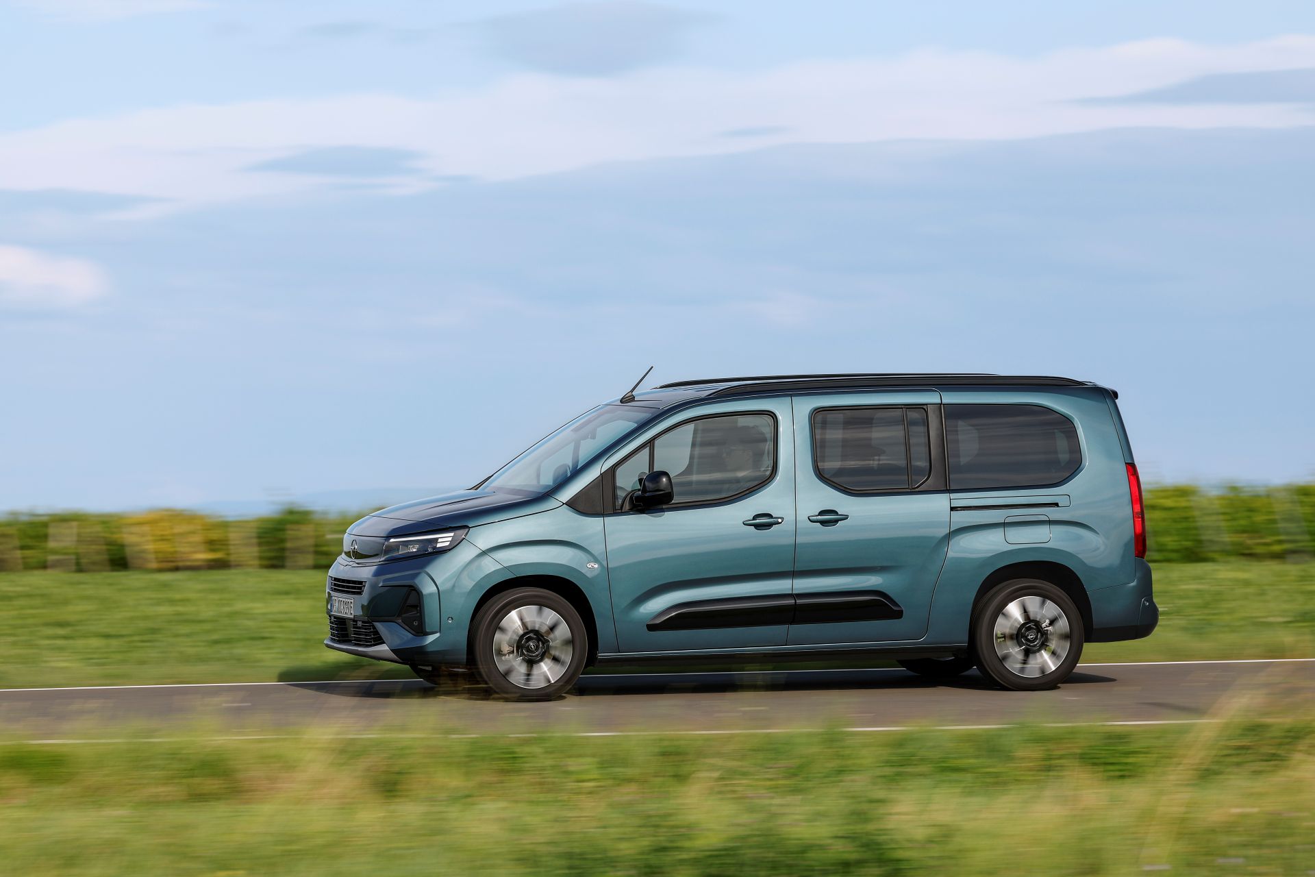 opel-combo-electric 02