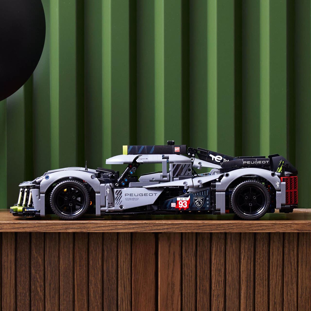 LEGO-Technic-PEUGEOT-9X8 5