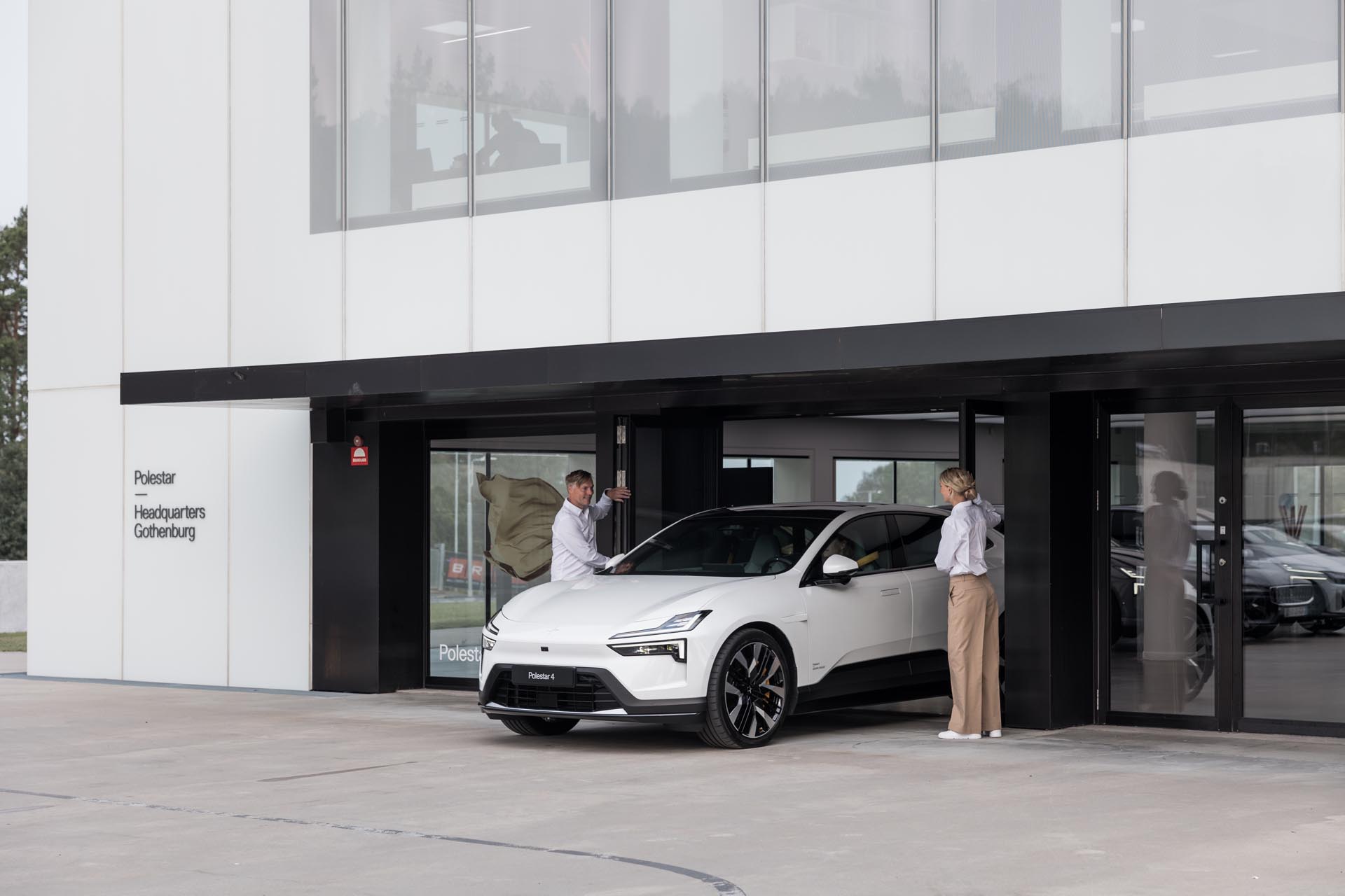 Polestar 4 SUV coup1