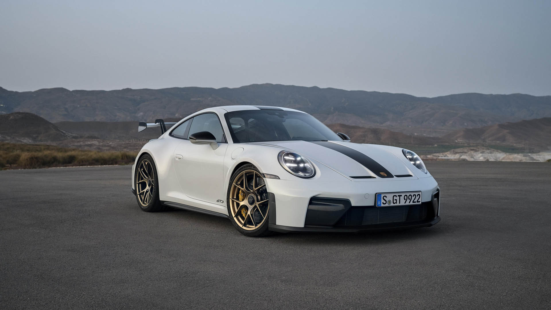 Porsche 911 GT3 Weissach PAckage 01