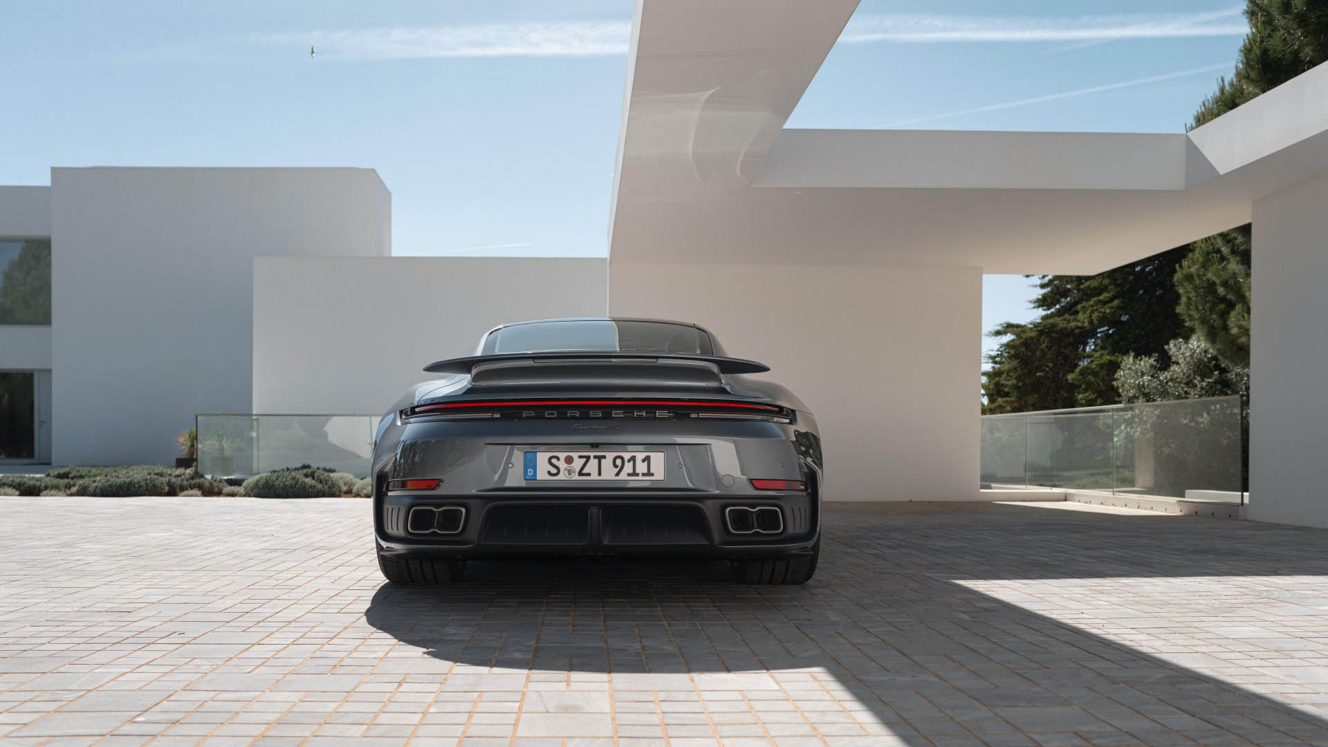 Porsche 911 Turbo S 2025 06