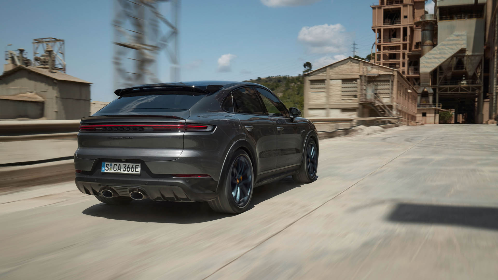 Porsche Cayenne Turbo E-HYbrid Coupe GT package 03