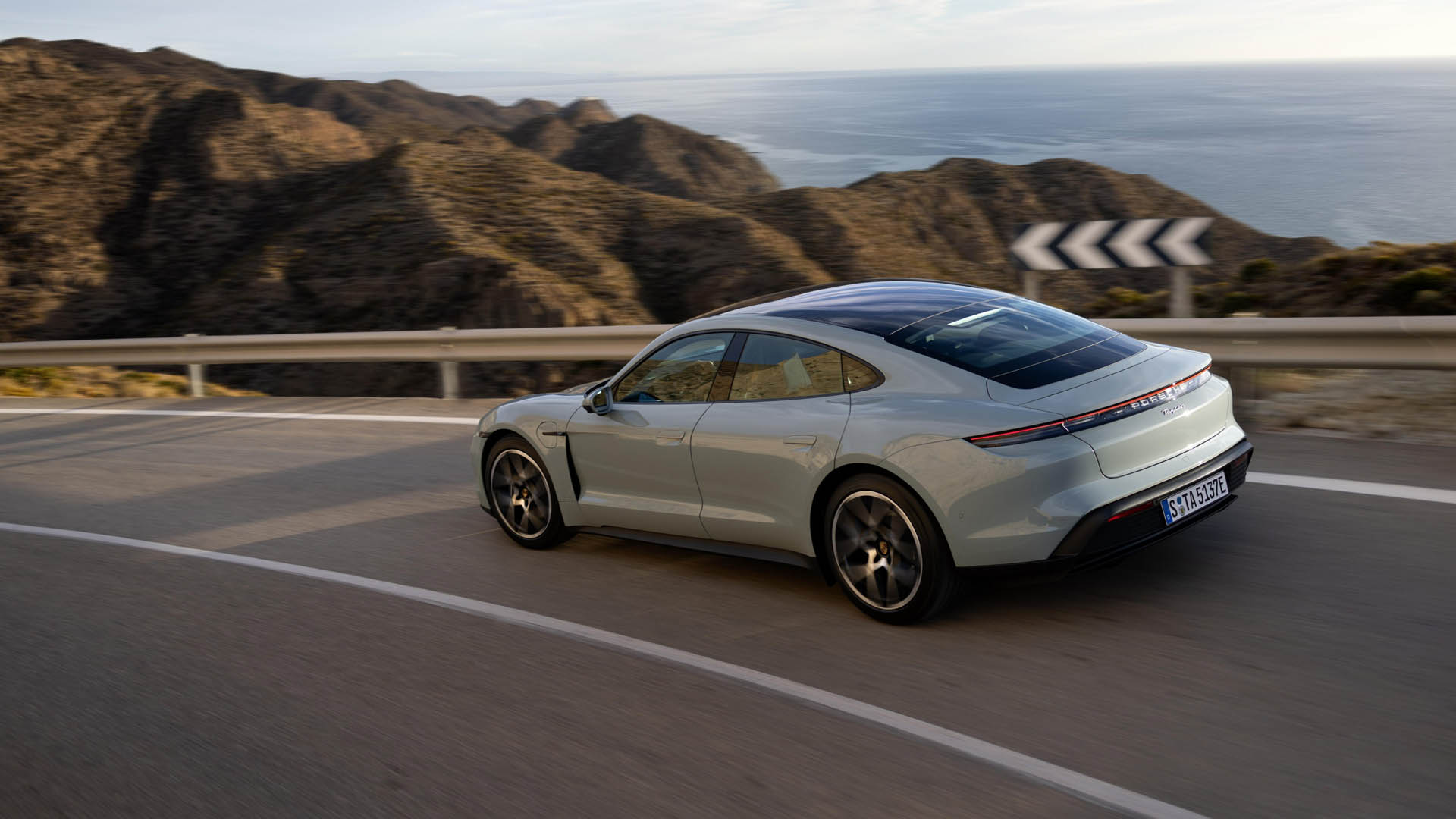 Porsche Taycan 2024 14