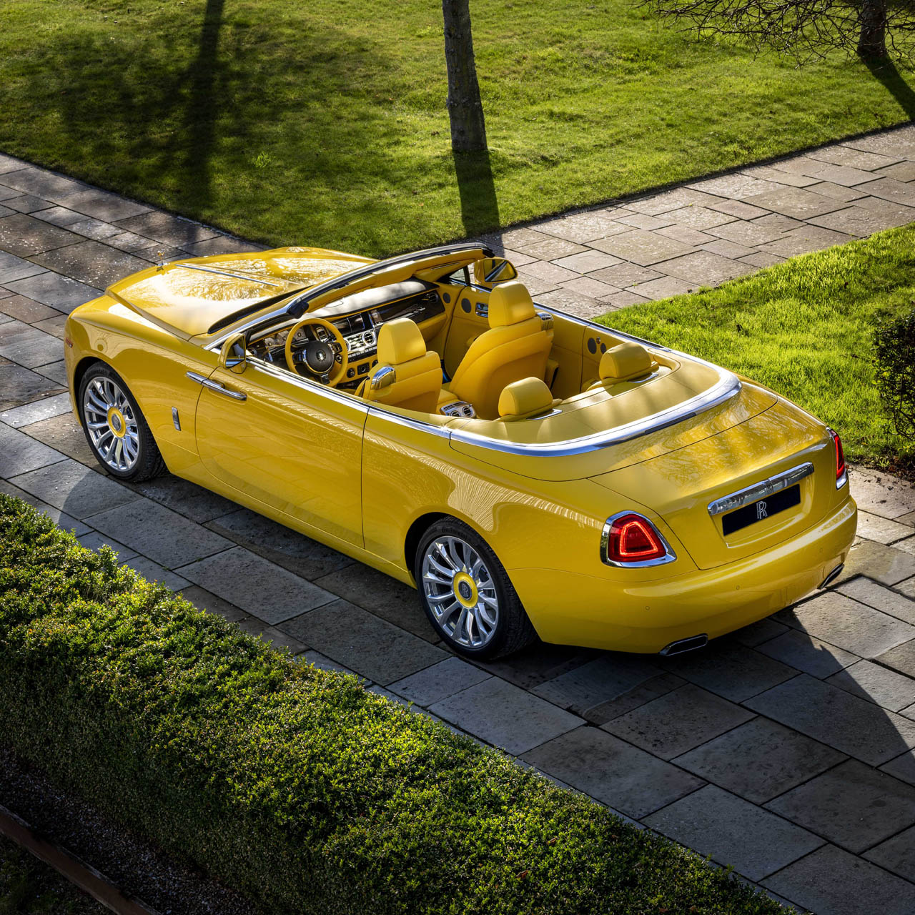 rollsroycefuxbrightyellowdawn