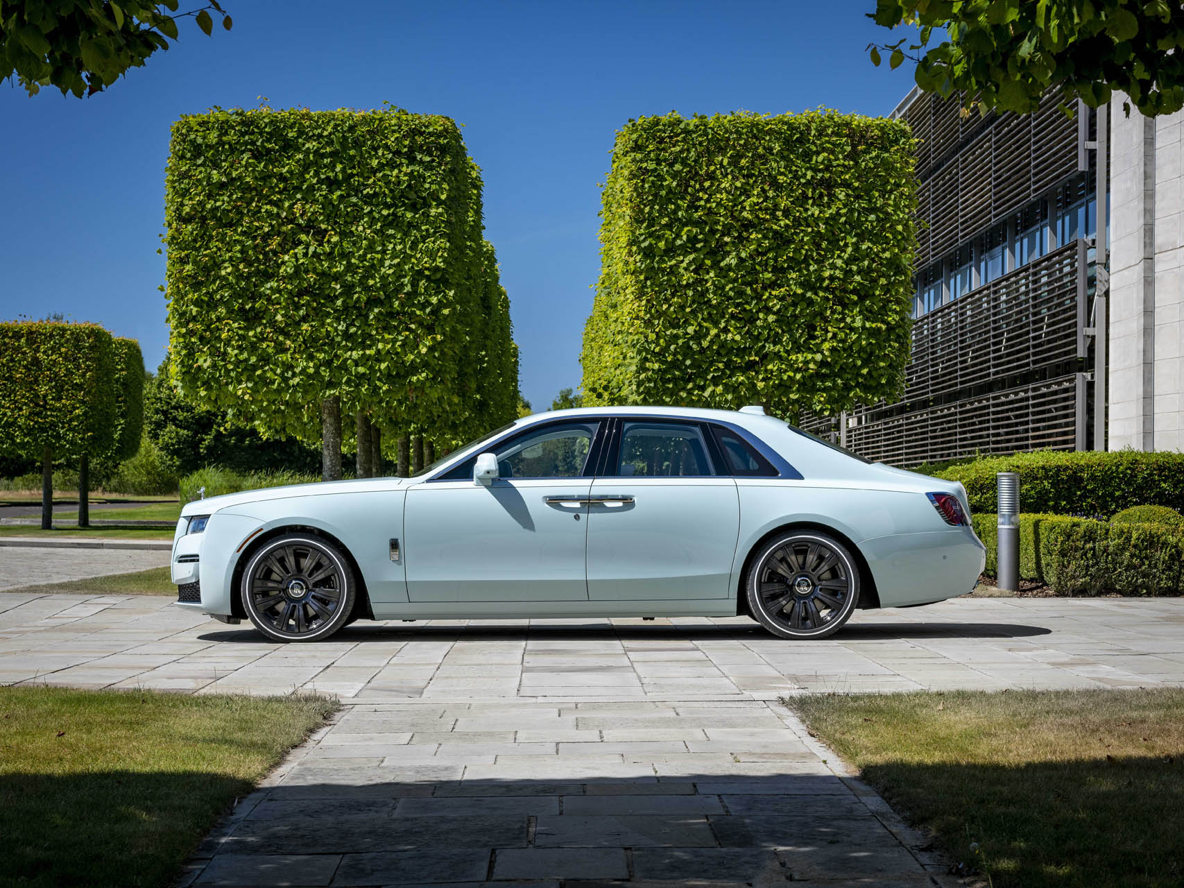 rollsroycepebblebeachcollectionghost02