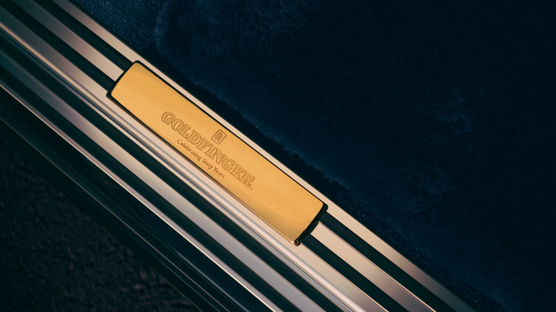 rolls-royce phantom goldfinger 05