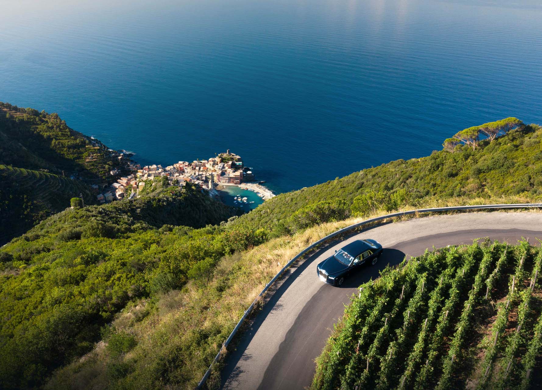 rolls-royce phantom inspired by cinque terre 06