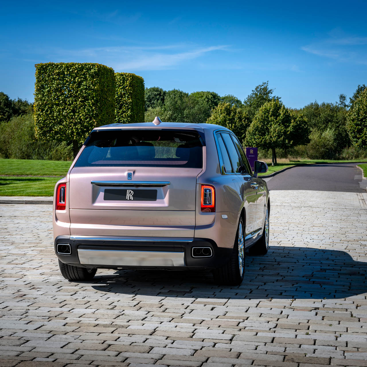 Rolls-Royce The Pearl Cullinan 03