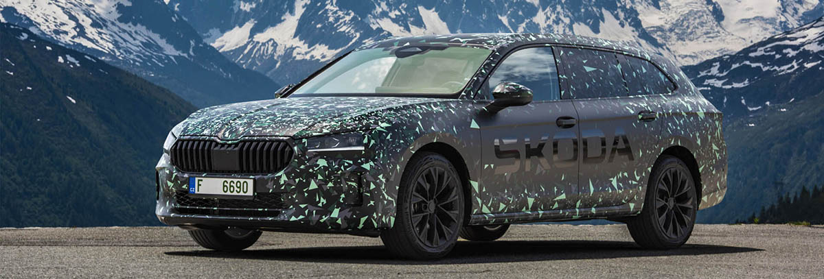Skoda Superb camouflage nyito