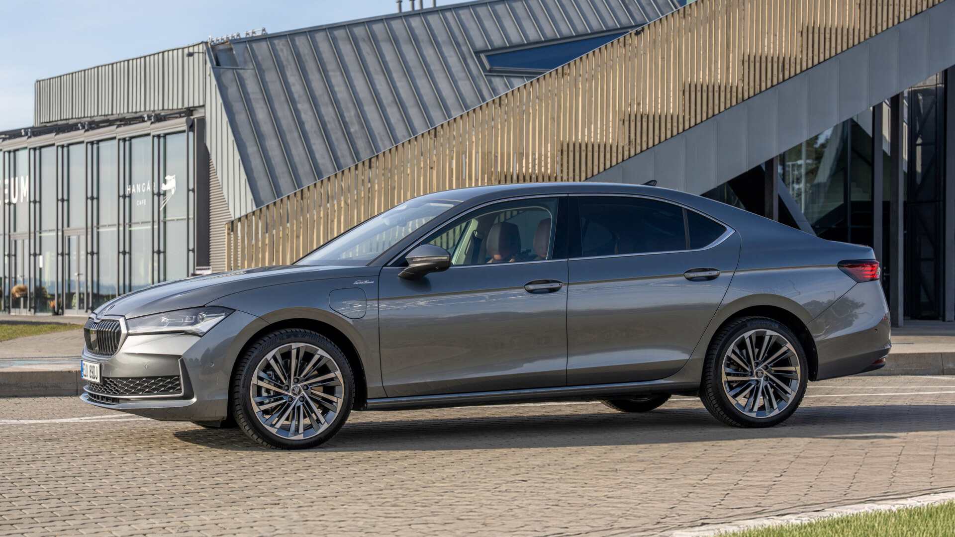 skoda superb 2026