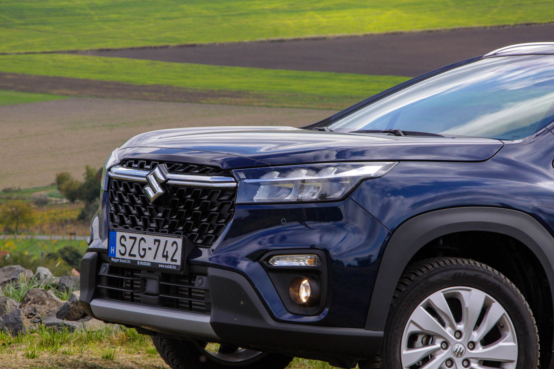 suzukisxscrossmhev2022g