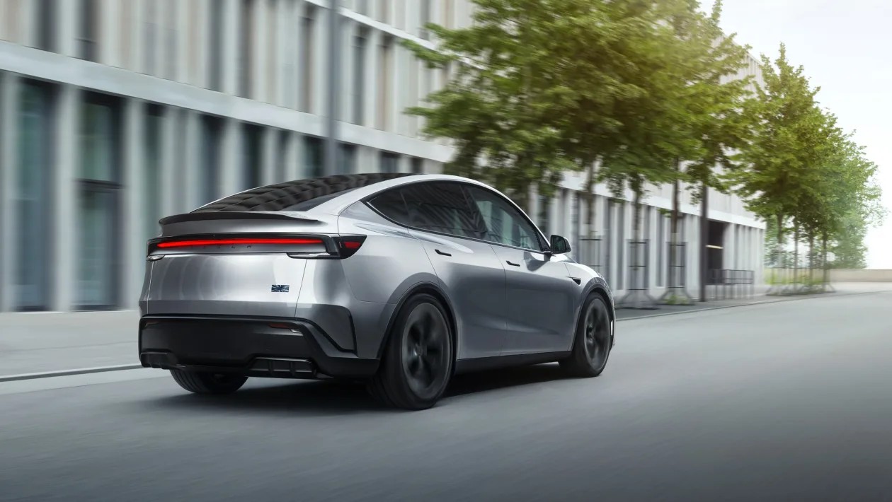 Tesla Model Y Performance 2025 01