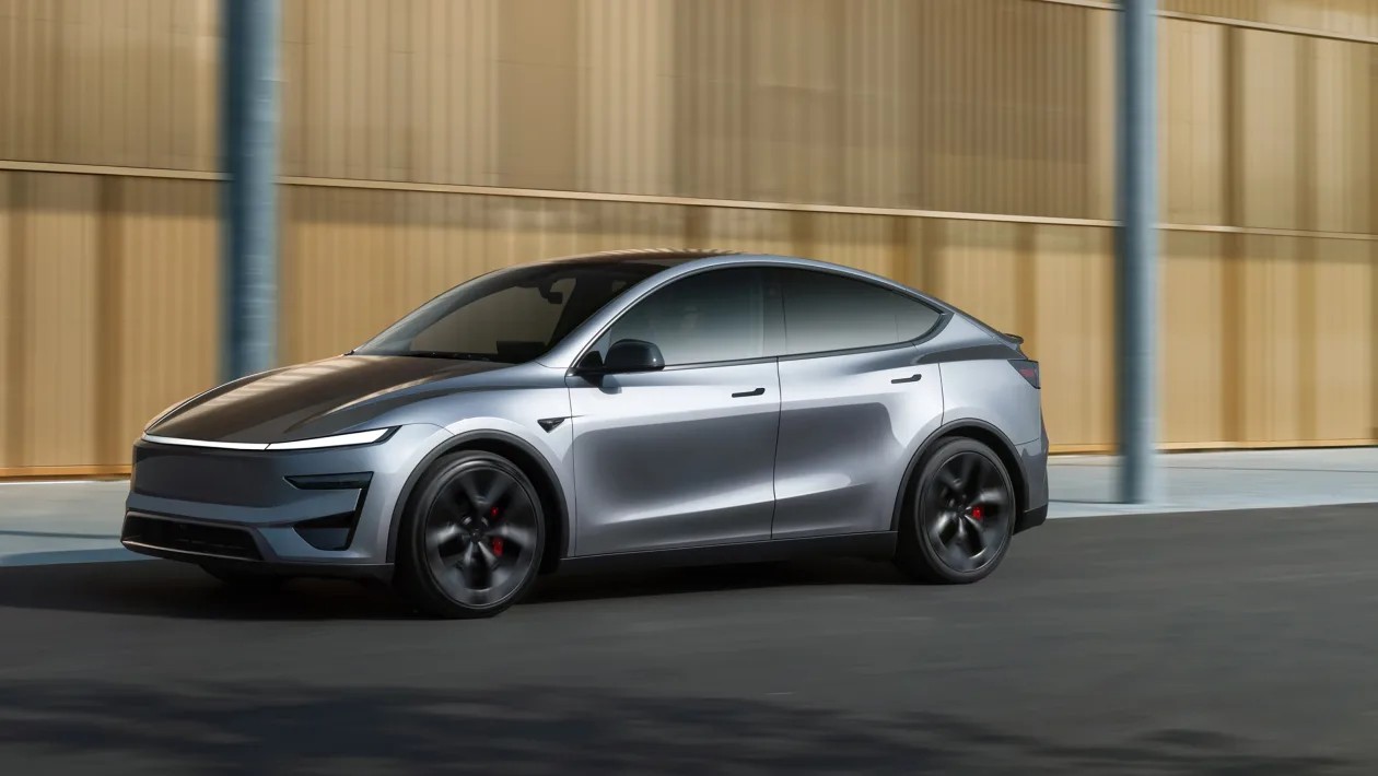 Tesla Model Y Performance 2025 17