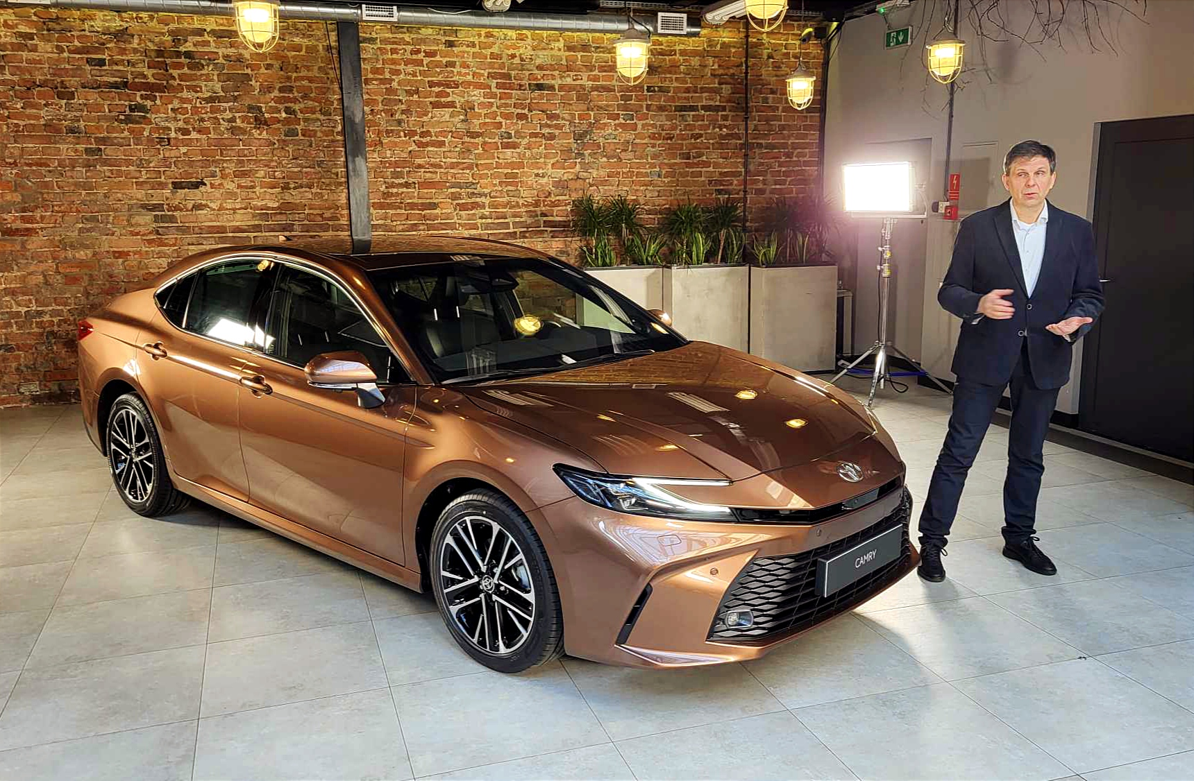 toyota camry 2024  02