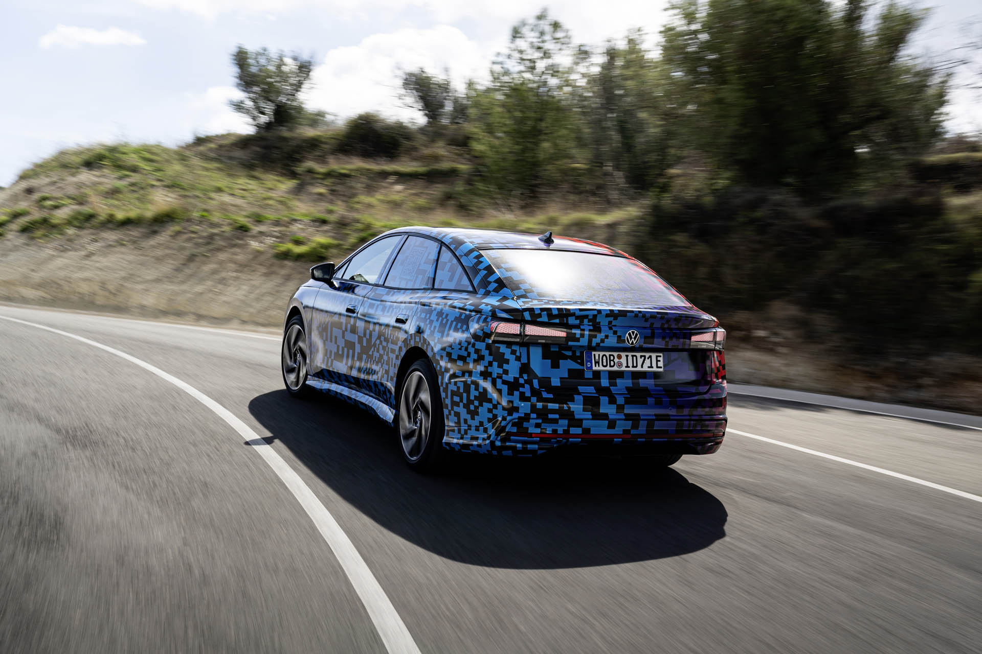 volkswagenid7camouflage40