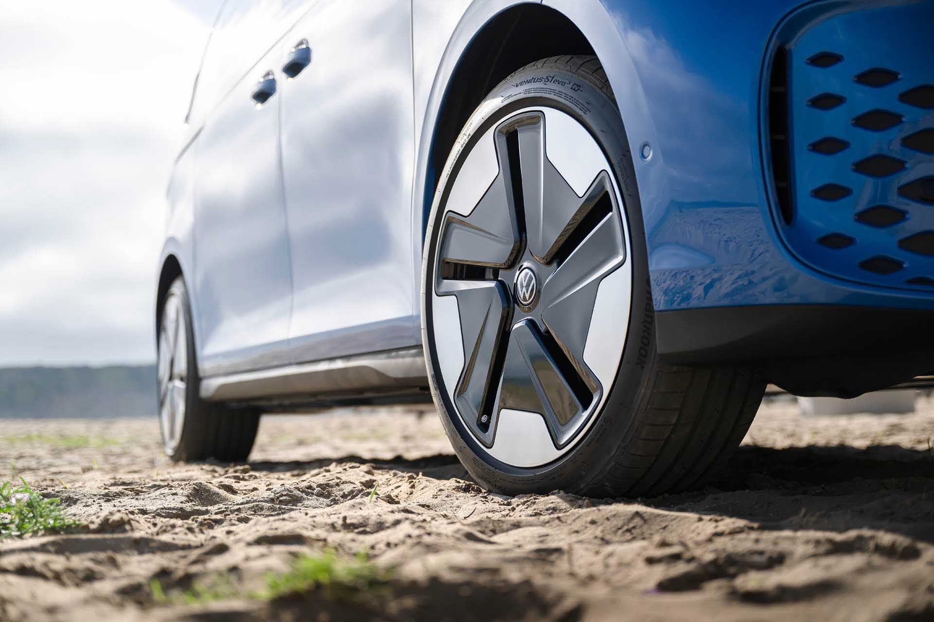 Volkswagen IDBuzz three-row 10