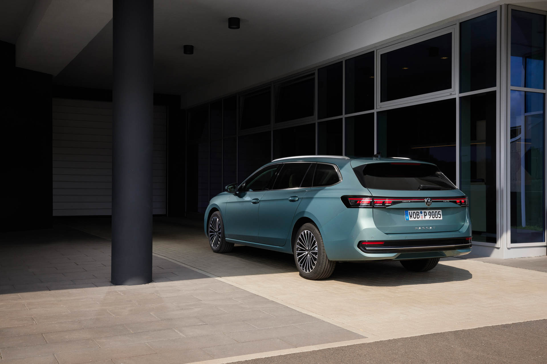 Volkswagen Passat Variant 2023 04