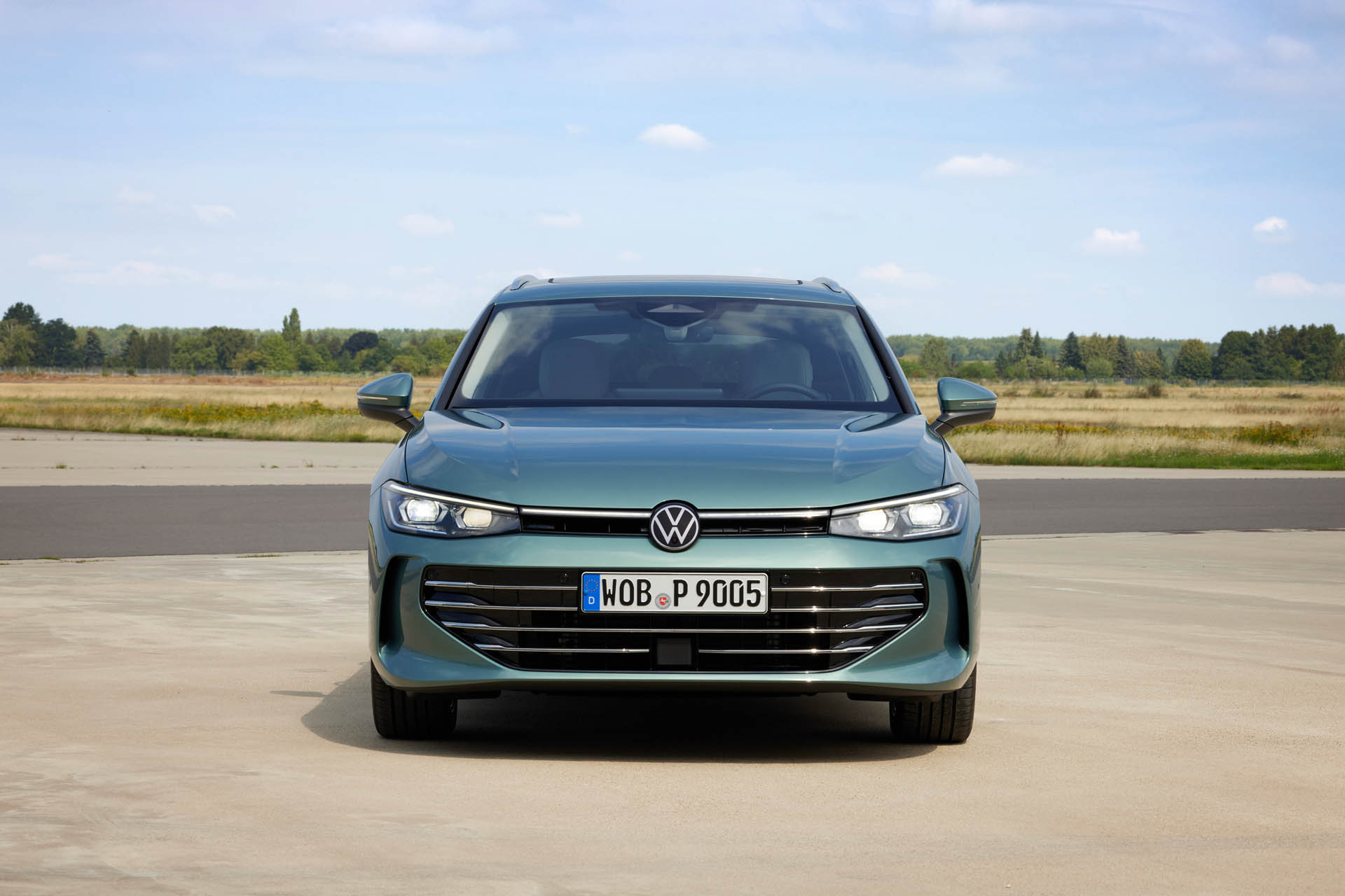 Volkswagen Passat Variant 2023 10