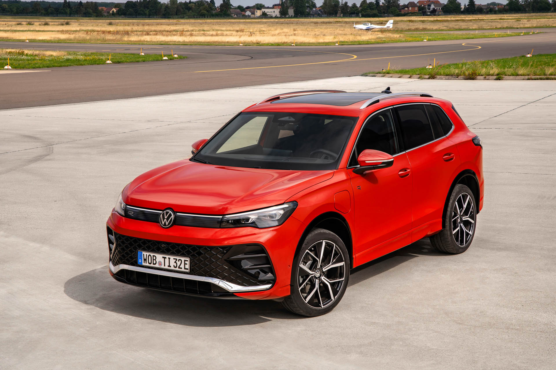 Volkswagen Tiguan R 2023 08