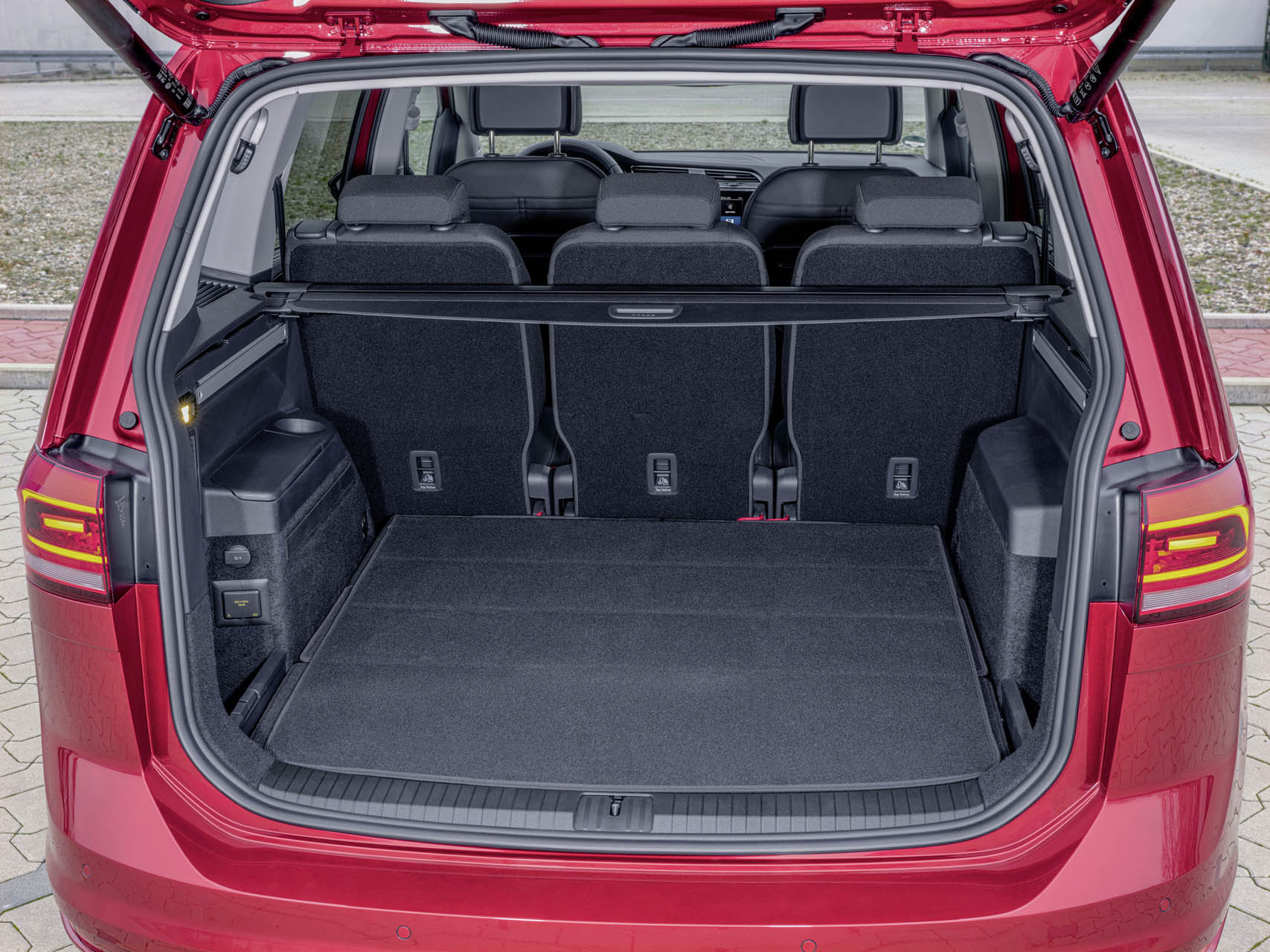 Volkswagen Touran - 20 eves 23