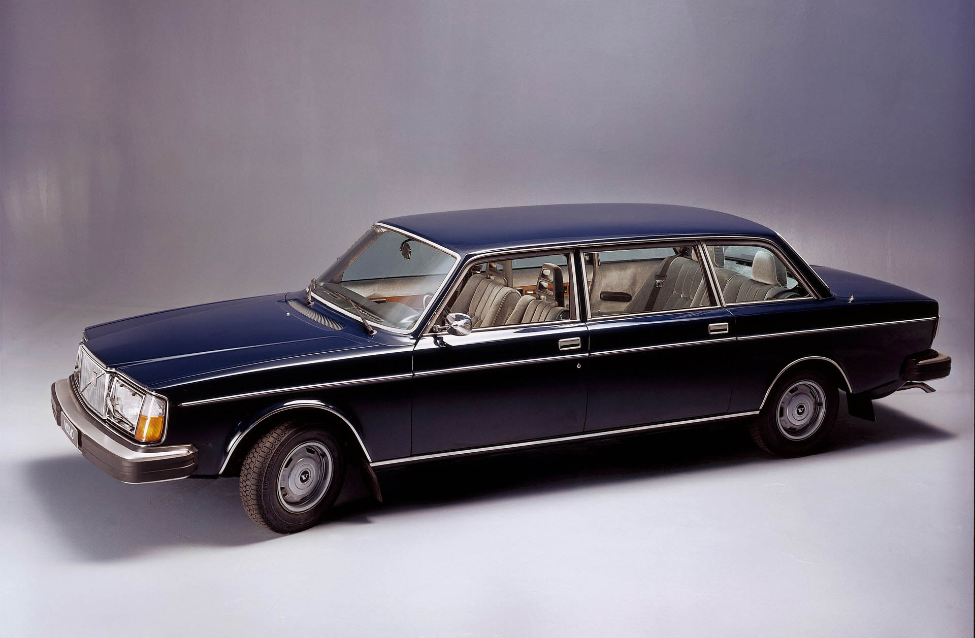 6054 Volvo 264 TE