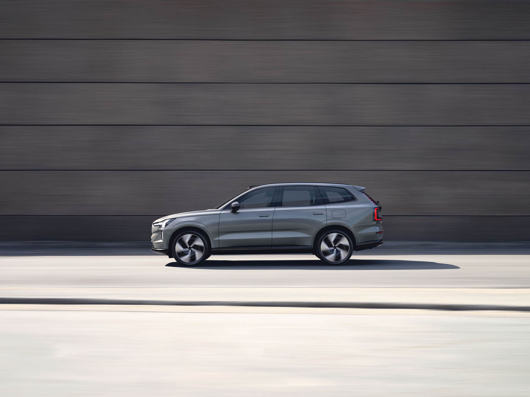 Volvo EX90 09