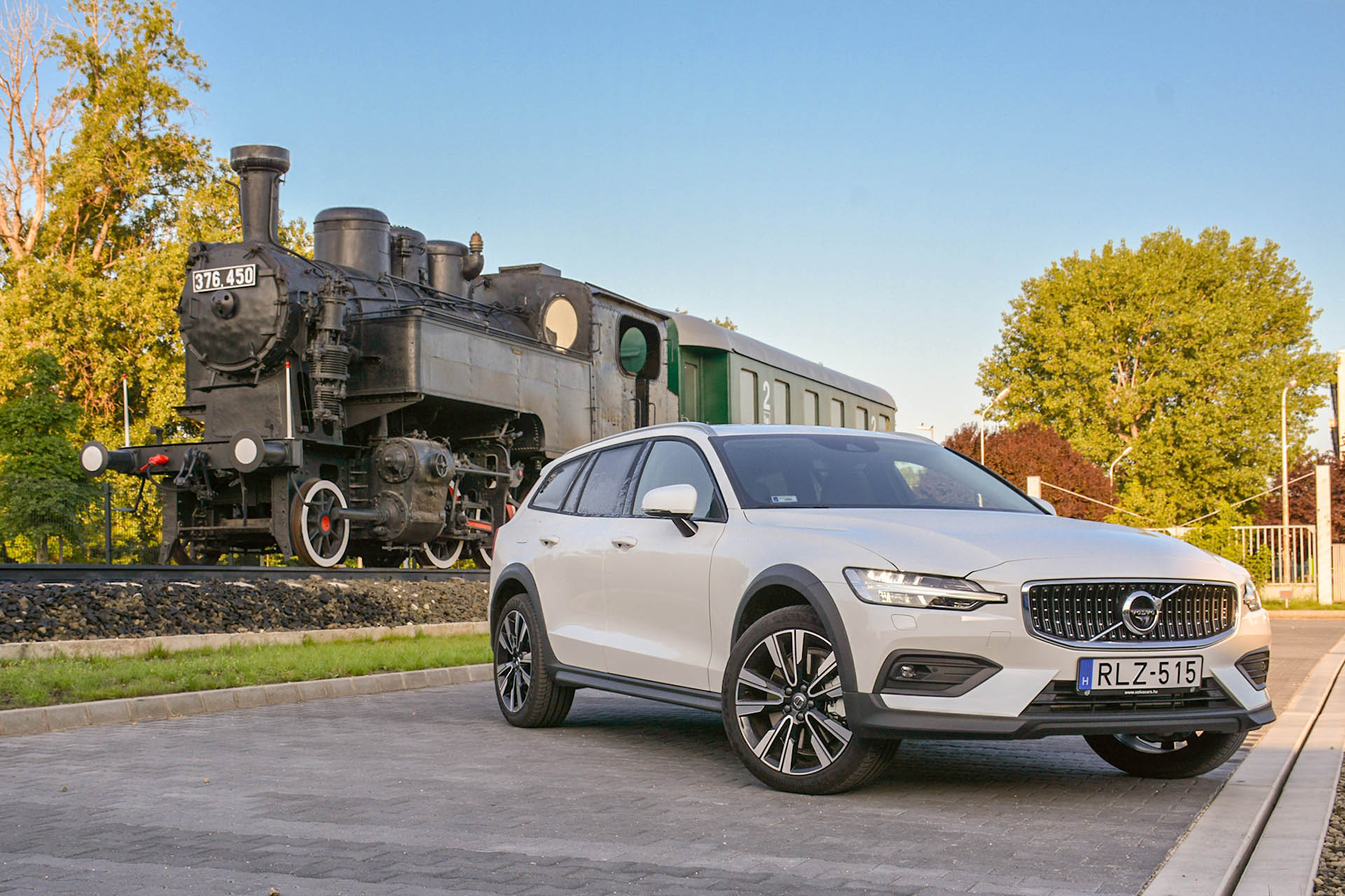volvov60crosscountryd4awd