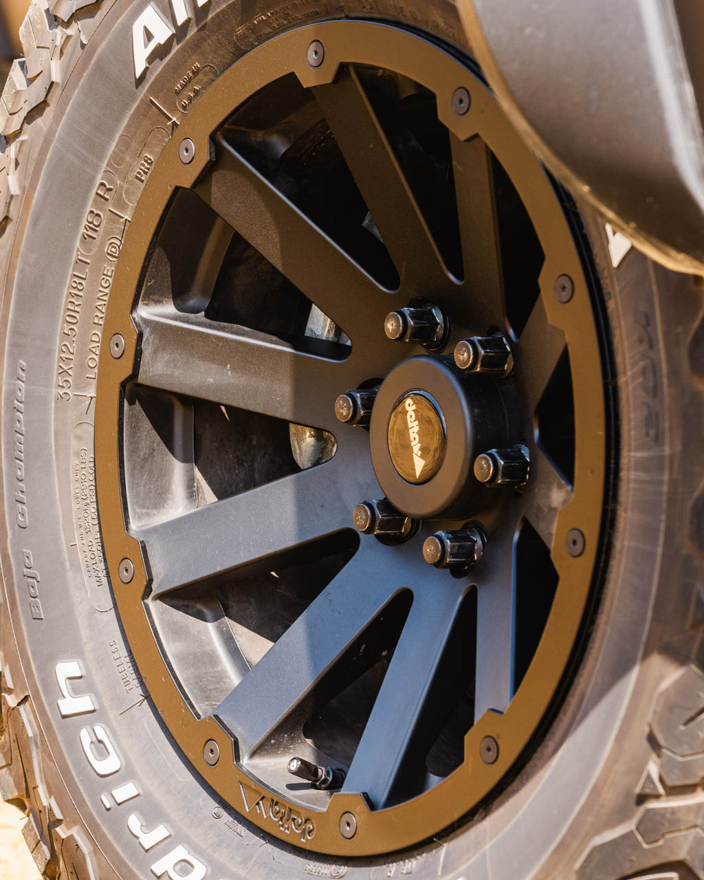 delta4x4 Toyota Landcruiser J25 Winch