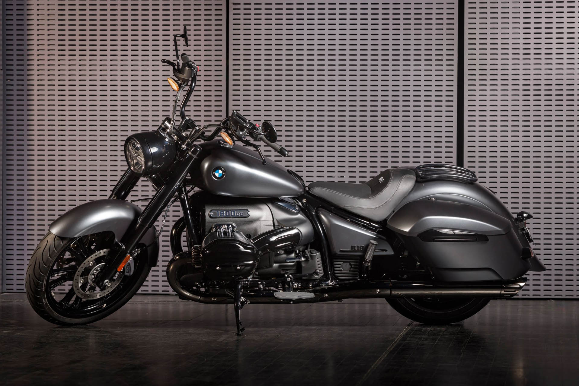 bmw r18 roctane 11