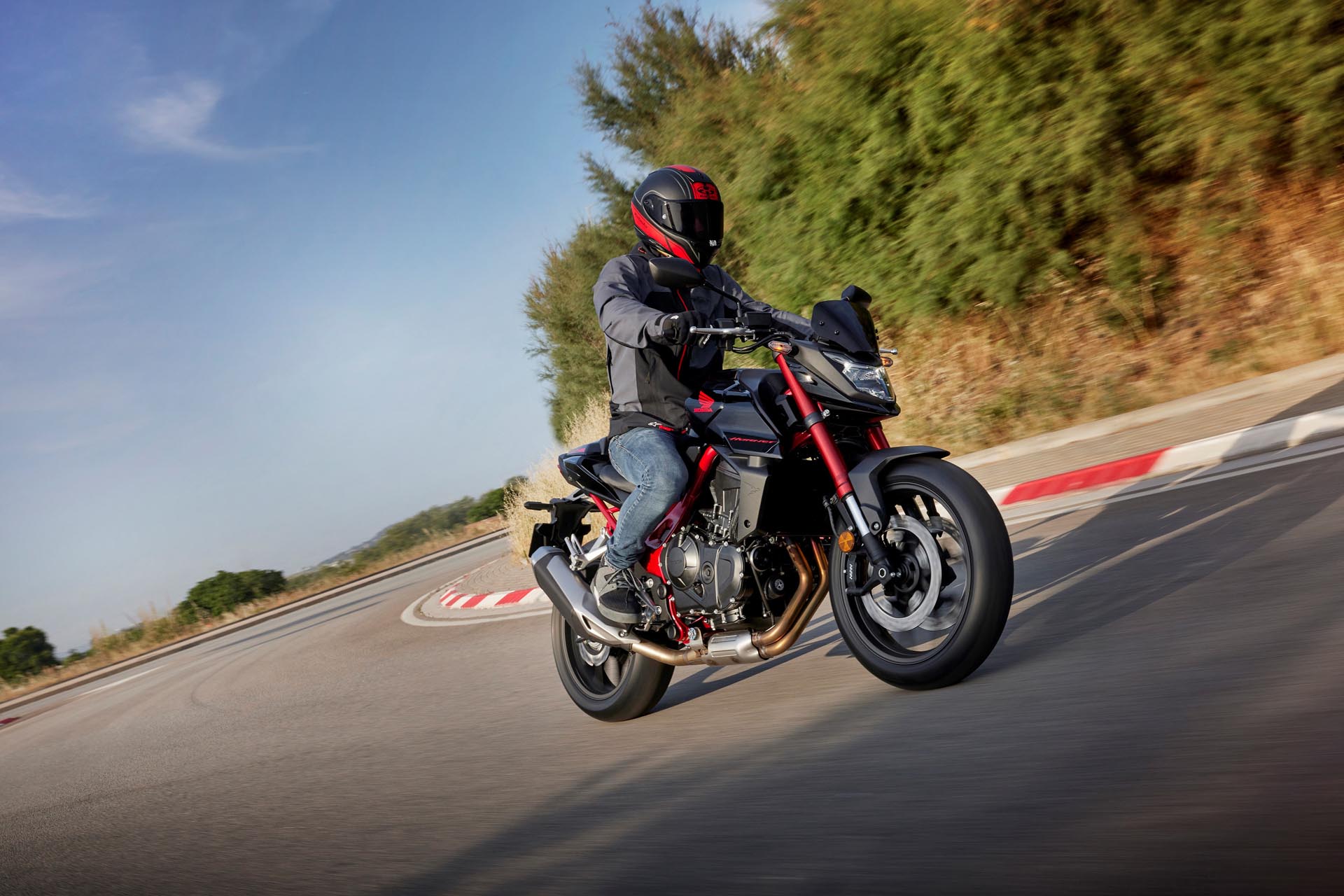 421505 23YM CB750 HORNET