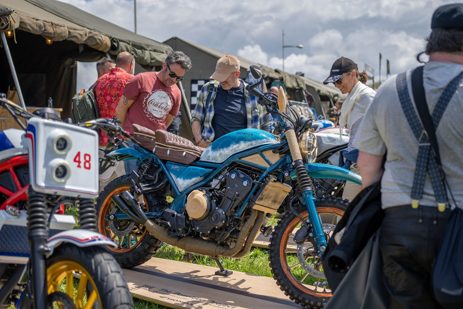 480562 Wheels and Waves - Ambient Images